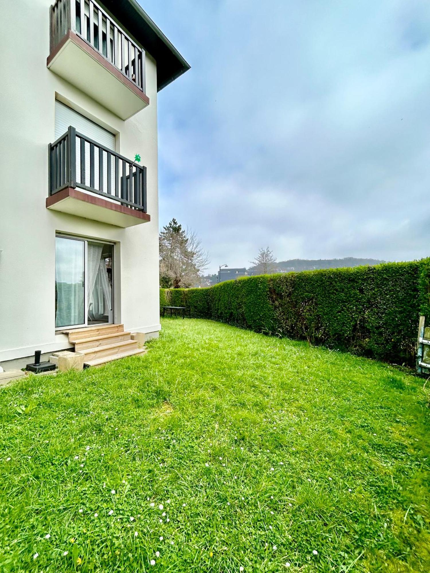 Superbe Appartement Avec Jardin Ensoleille Blonville-sur-Mer Exterior photo